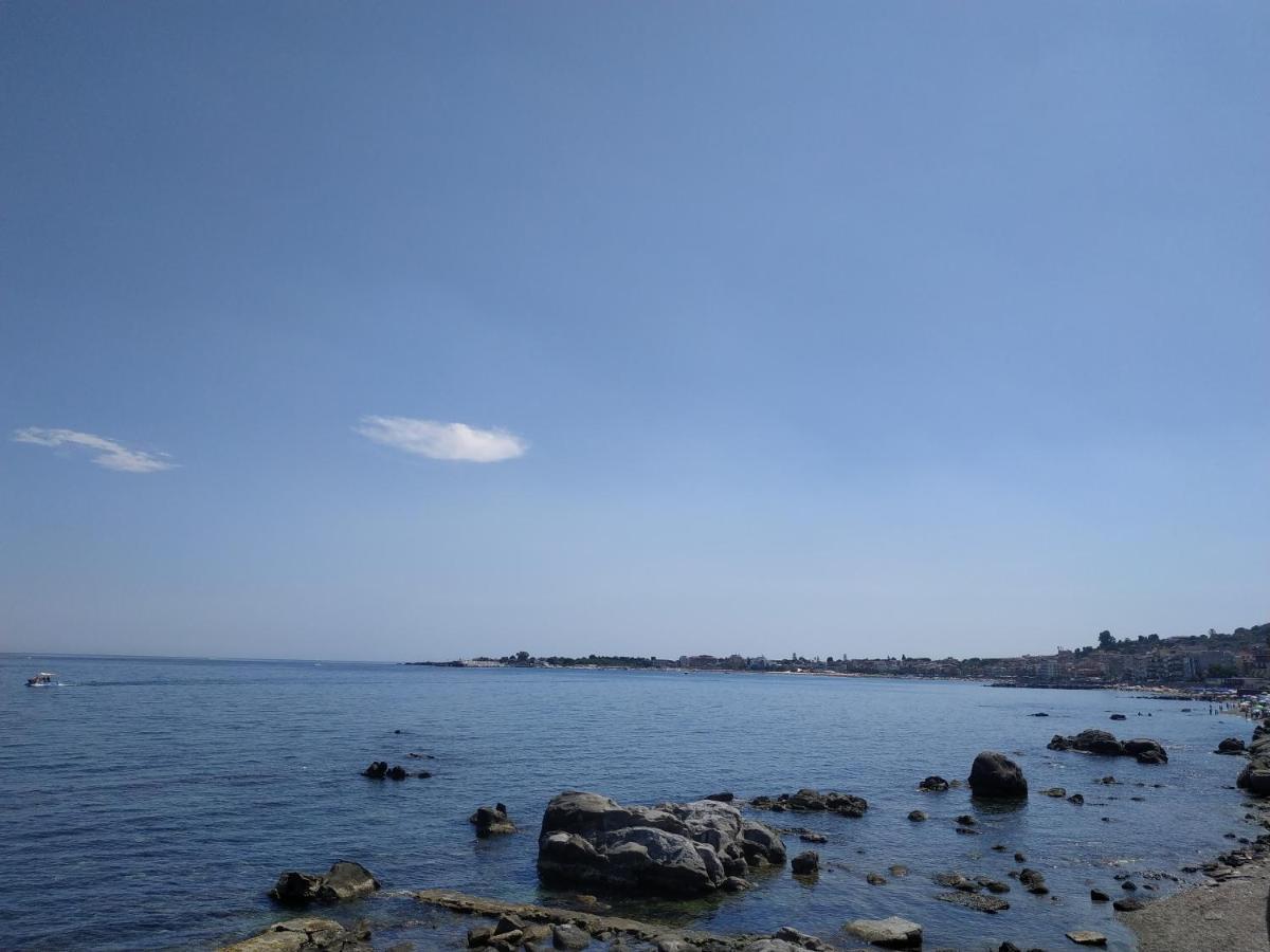 Suite Sul Mare Giardini Naxos Ngoại thất bức ảnh
